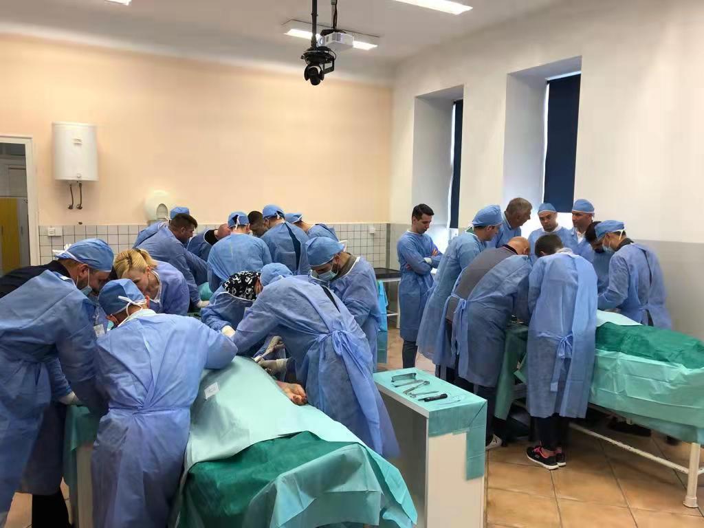 Les activités académiques de la classe expérimentale sur les cadavres menées par Double Medical en Croatie ont été conclues avec succès
